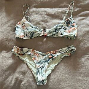 NWOT Rip Curl Floral Bikini Set - never worn.